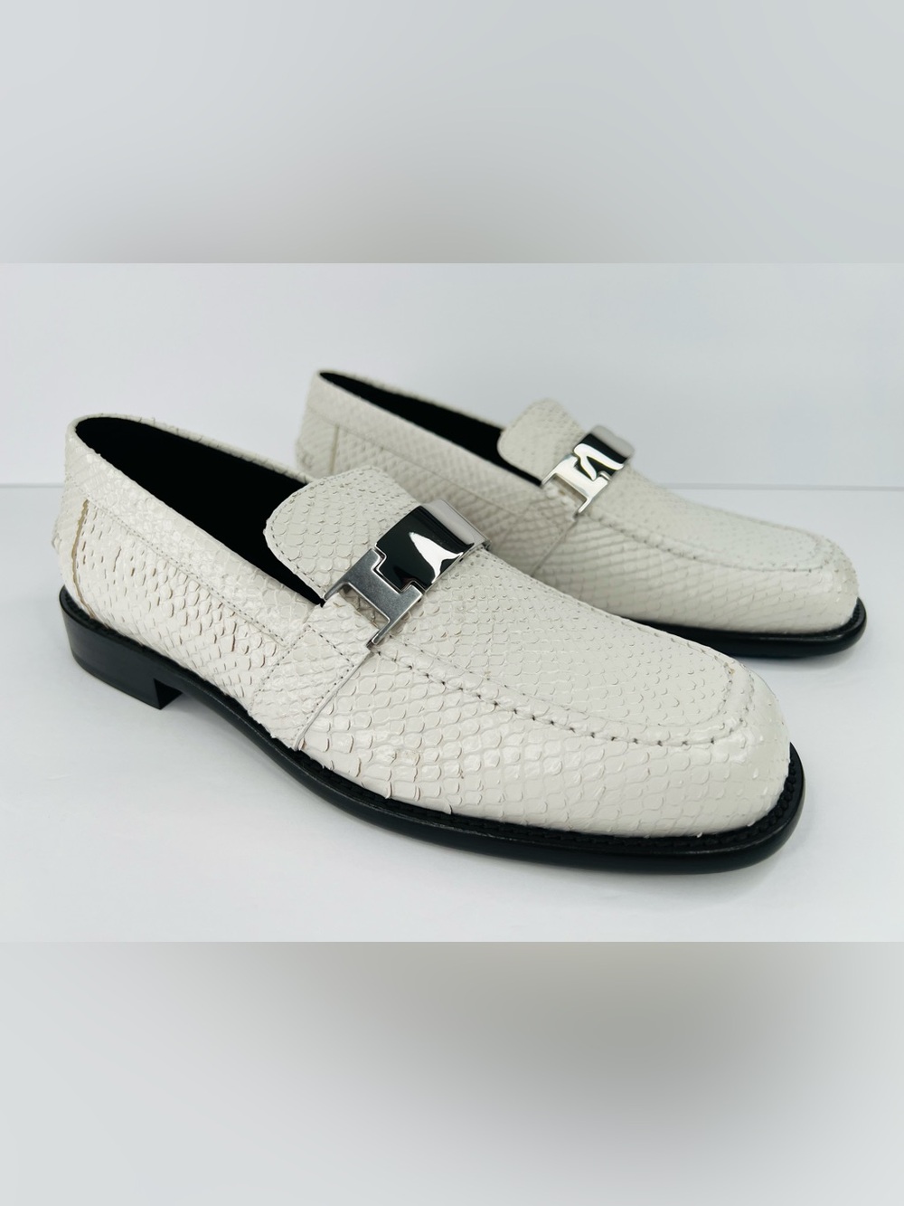 Burberry Tower Loafer Horsebit White Textured Leather Flat Women Shoes EU 39